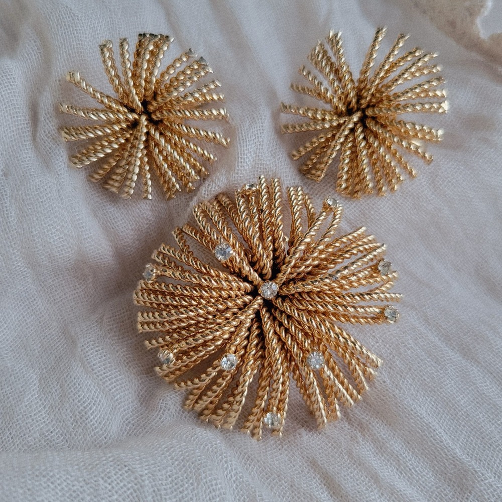 Vintage 1960s Bergere Jewelry Set Gold Sunburst Brooch Clip On Earrings